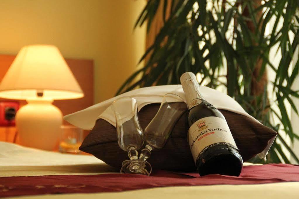 Hotel PUY מראה חיצוני תמונה